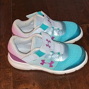 ***Under Armour*** size nine shoes